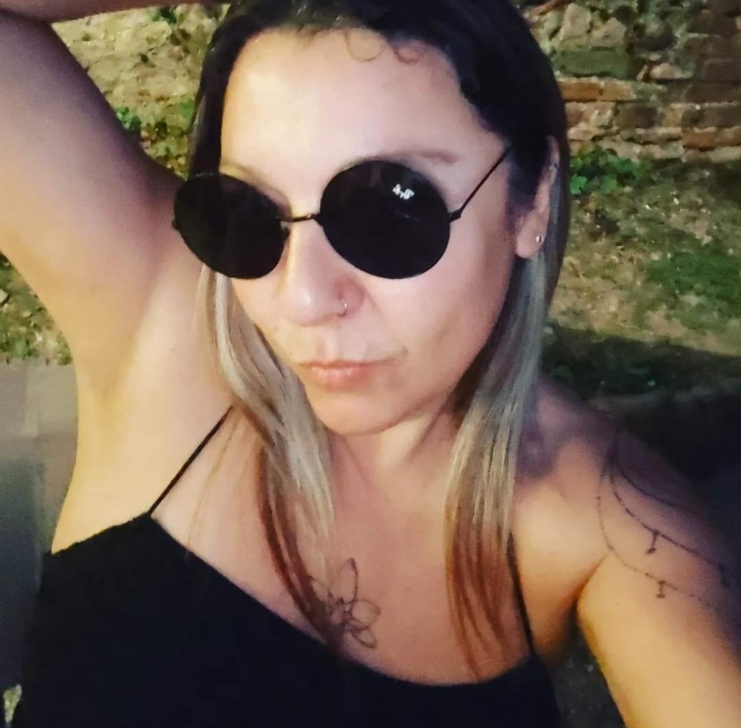 Discrète, sexy, fan de chat rencontre